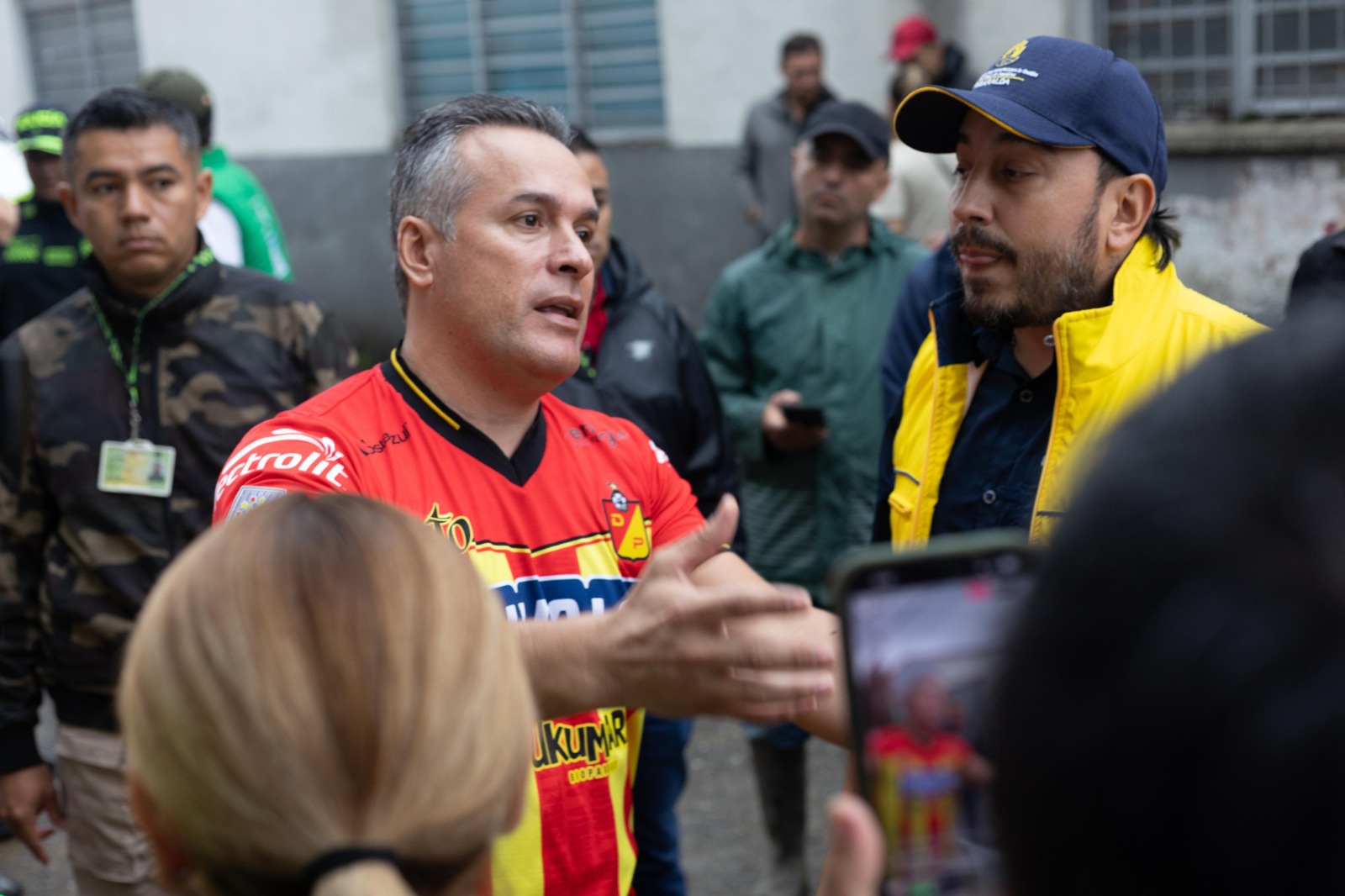 Alcalde Mauricio Salazar se solidarizó con La Esneda y lidera acciones de prevención